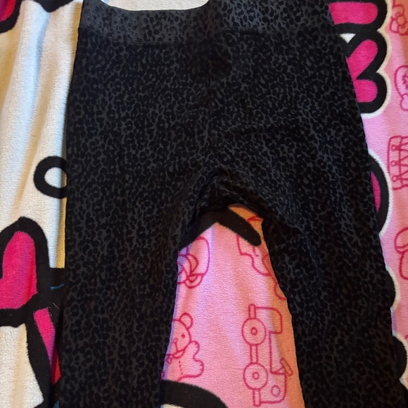 Old Navy STEVIE STYLE leopard print pant - Picture 3 of 3